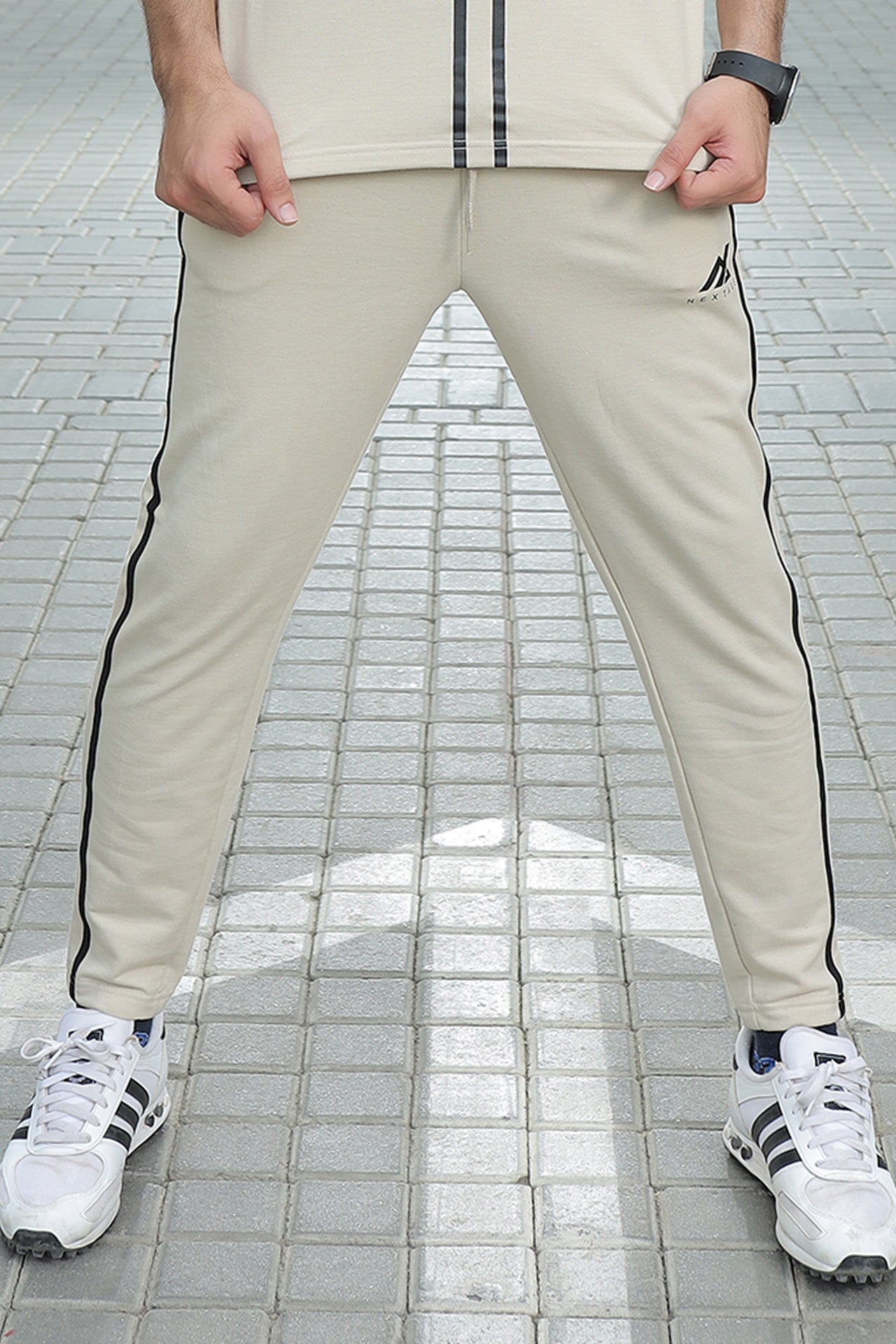 SAND STRIPE LOGO TROUSER